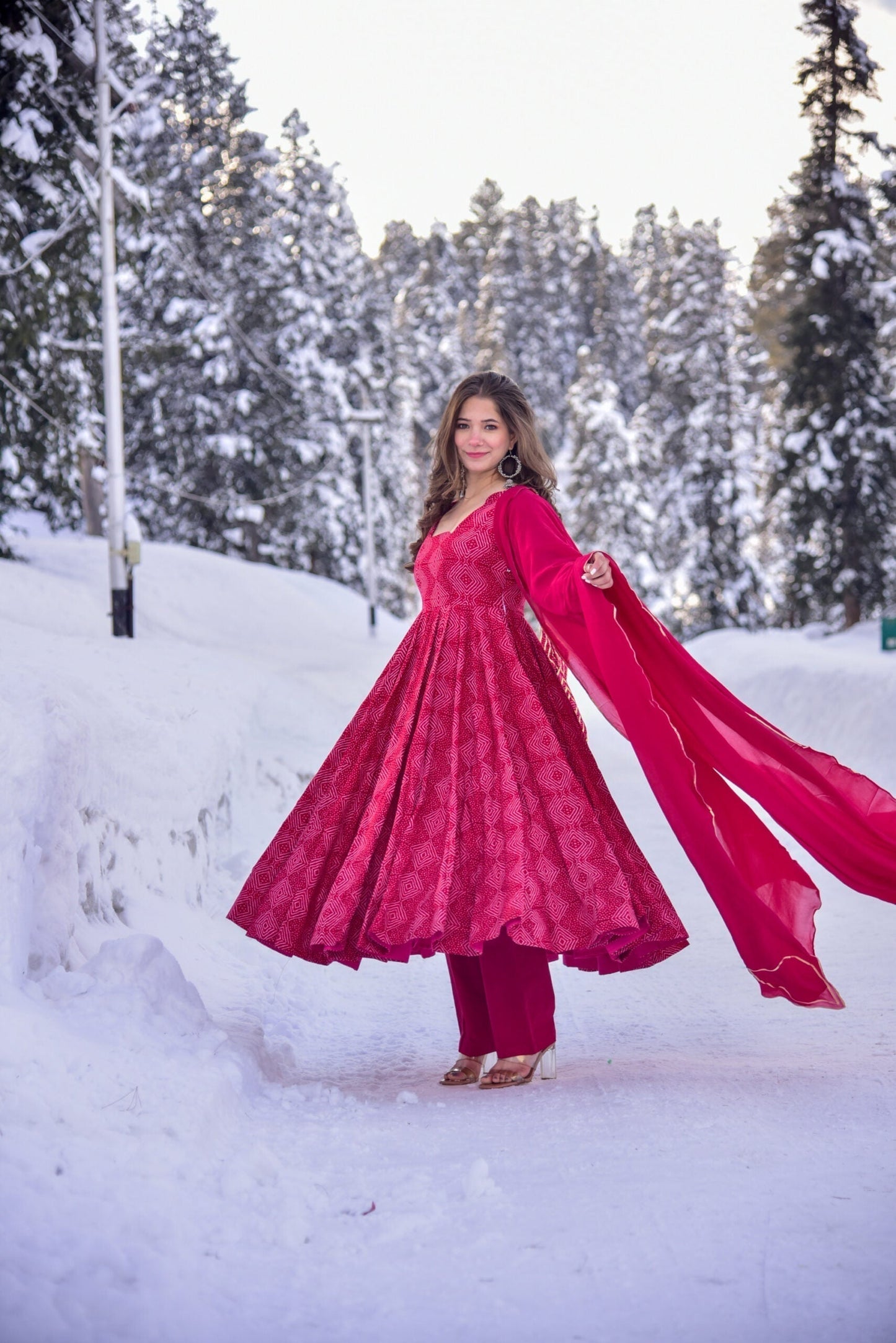 navya pink suit set
